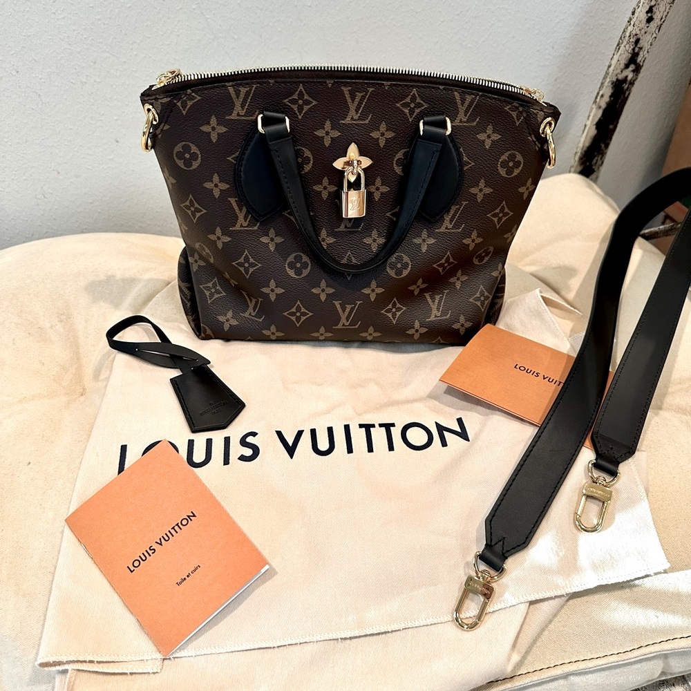 New Never Used Louis Vuitton Monogram Flower Zip Tote PM in Black.